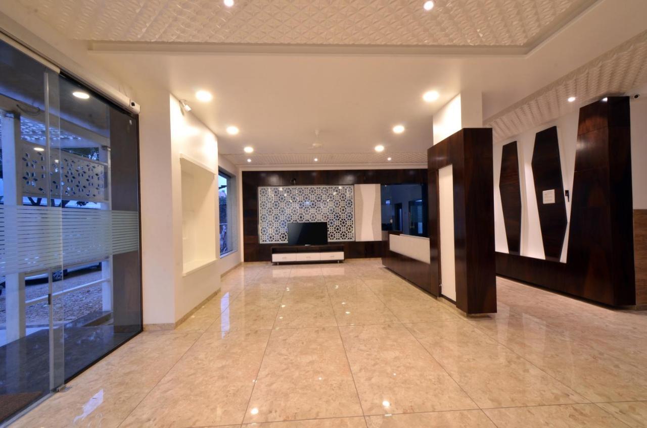 Hotel Dwarka Park Shirdi Exterior foto